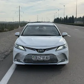 Toyota Camry 2021