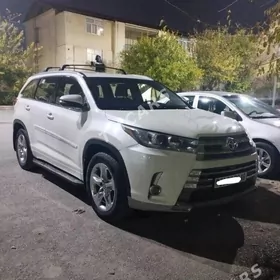 Toyota Highlander 2019