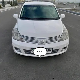 Nissan Versa 2012