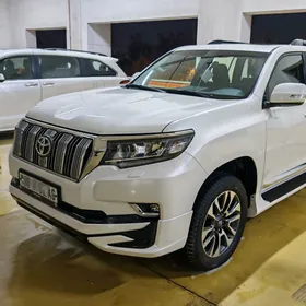 Toyota Land Cruiser Prado 2023