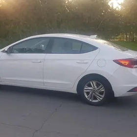 Hyundai Elantra 2020