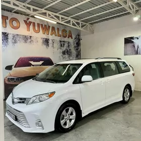 Toyota Sienna 2017