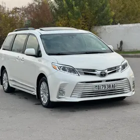 Toyota Sienna 2019