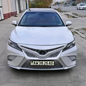 Toyota Camry 2018