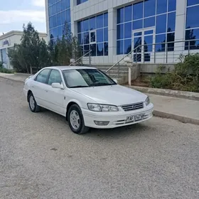 Toyota Camry 2001