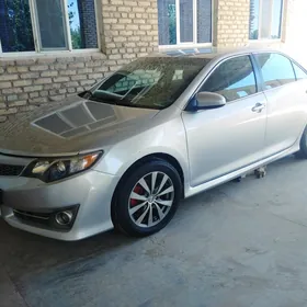 Toyota Camry 2013