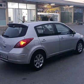 Nissan Versa 2011