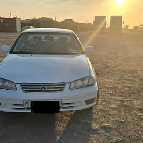 Toyota Camry 2001