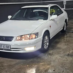 Toyota Camry 2000