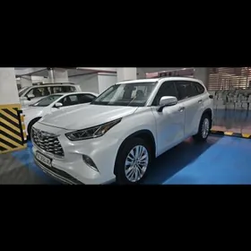 Toyota Highlander 2020