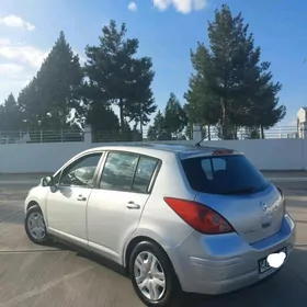 Nissan Versa 2010