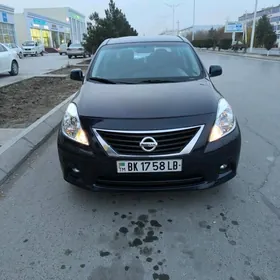 Nissan Versa 2013