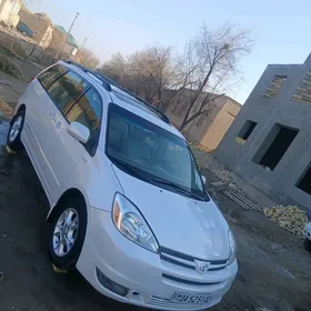 Toyota Sienna 2004