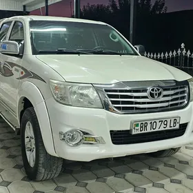 Toyota Hilux 2014