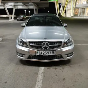 Mercedes-Benz C350 2011