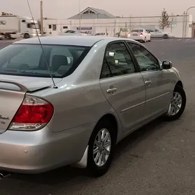 Toyota Camry 2004