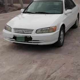 Toyota Camry 2001