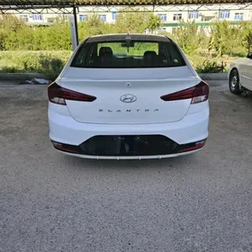 Hyundai Elantra 2019