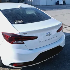 Hyundai Elantra 2019