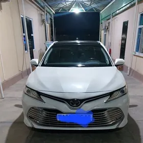 Toyota Camry 2018