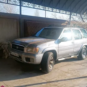 Nissan Pathfinder 2001