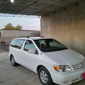 Toyota Sienna 2001