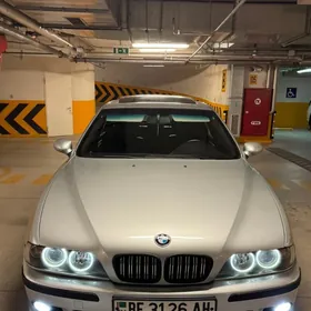 BMW E39 2000