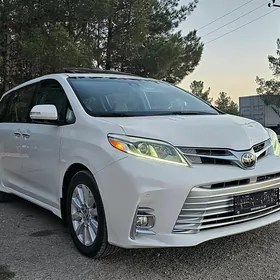 Toyota Sienna 2020