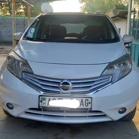 Nissan Versa 2015