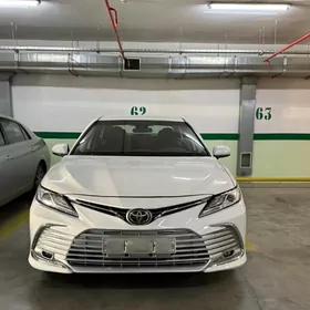 Toyota Camry 2021