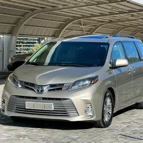 Toyota Sienna 2015