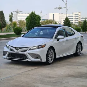 Toyota Camry 2018