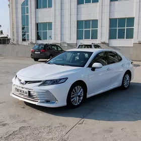 Toyota Camry 2018