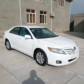 Toyota Camry 2011