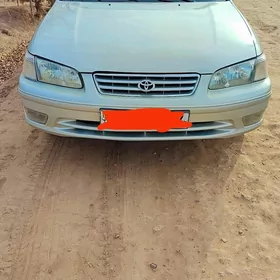 Toyota Camry 2001