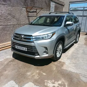 Toyota Highlander 2019