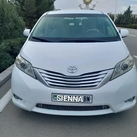 Toyota Sienna 2010