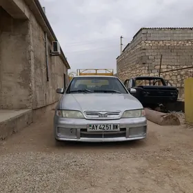 Nissan Primera 1996