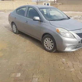 Nissan Versa 2012