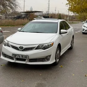 Toyota Camry 2014