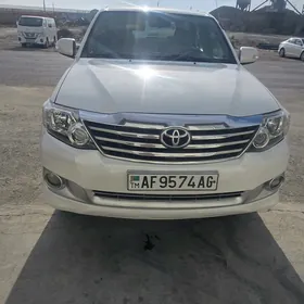 Toyota Fortuner 2014