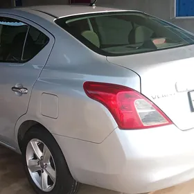 Nissan Versa 2011