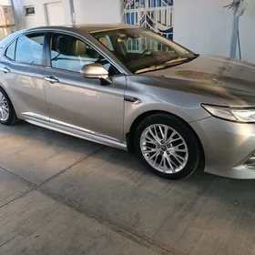 Toyota Camry 2018