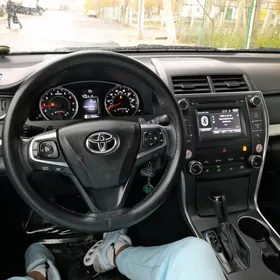 Toyota Camry 2015