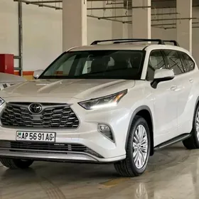 Toyota Highlander 2021