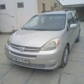 Toyota Sienna 2004