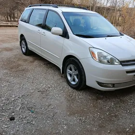 Toyota Sienna 2004