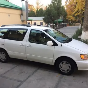 Toyota Sienna 2002