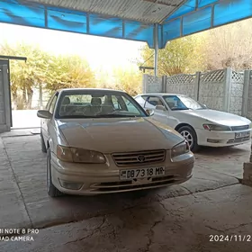 Toyota Camry 2000