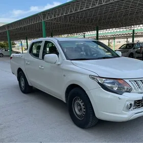 Mitsubishi L200 2016